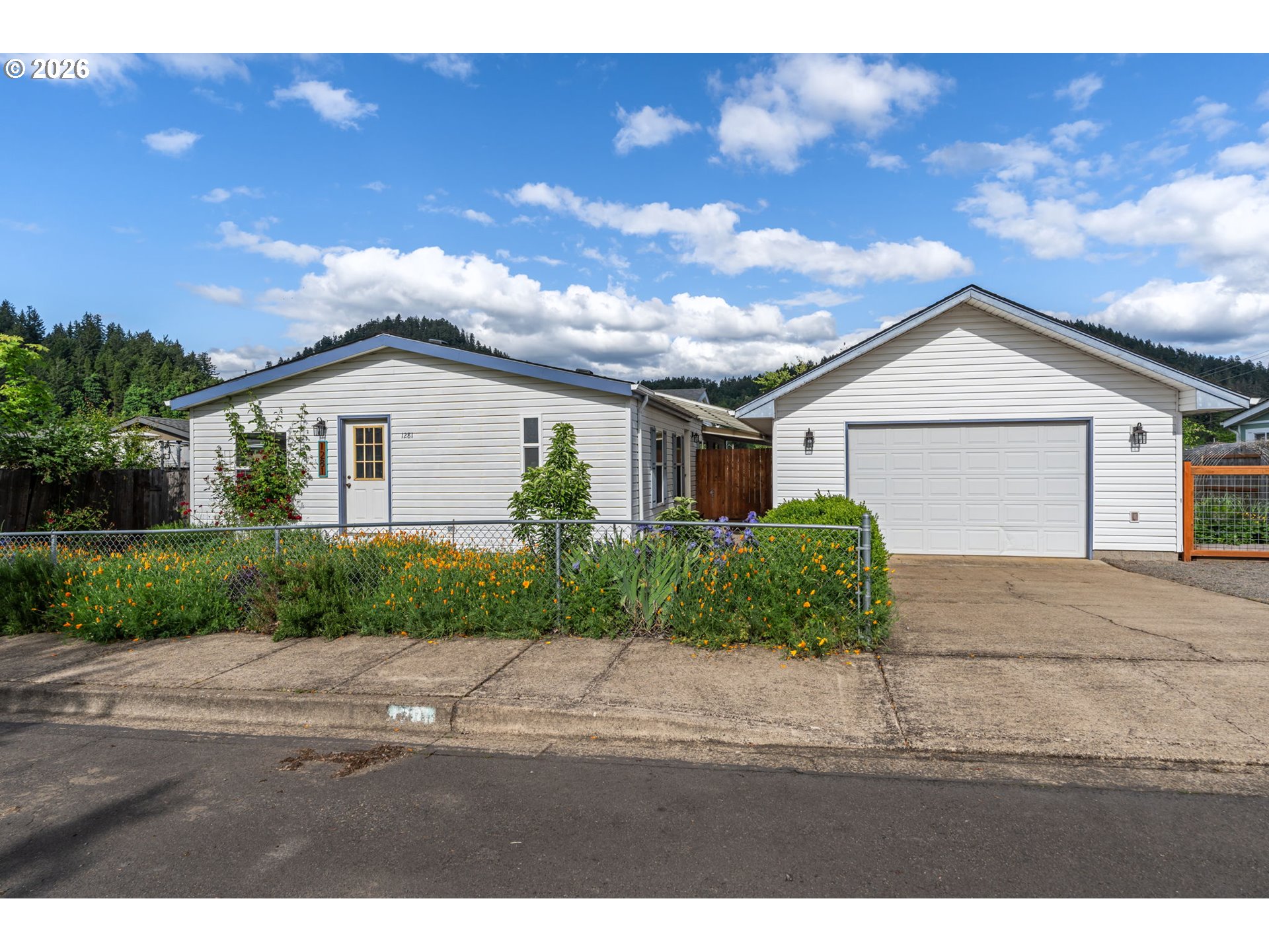 1281 South 57th Place Springfield, OR 97478 - Photo 27 of 37