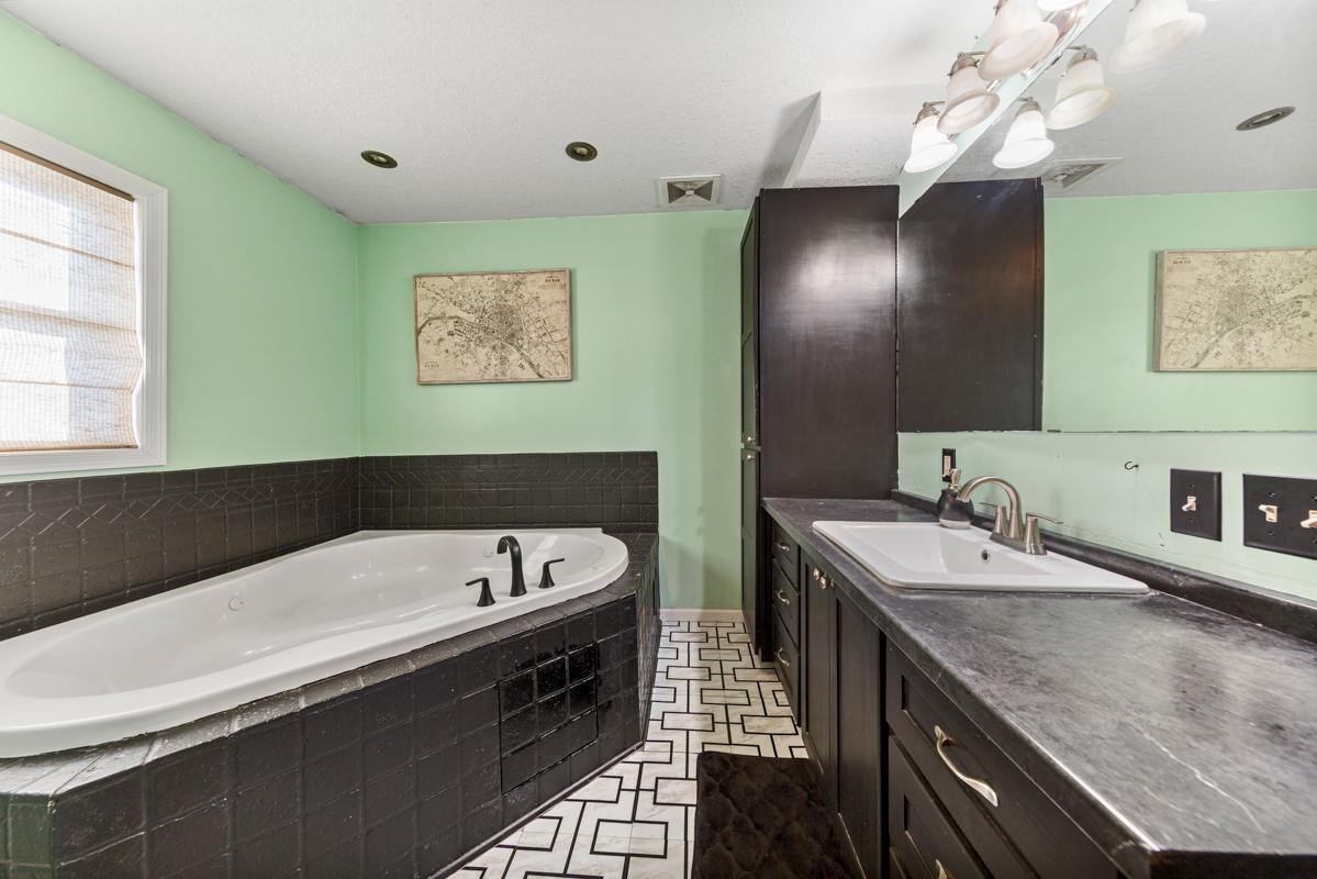 227 3rd Avenue Northeast Faribault, MN 55021 - Photo 20 of 43