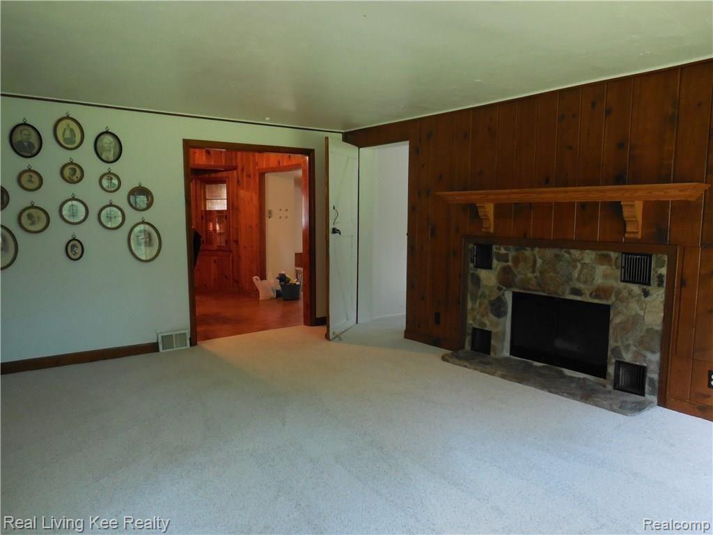1590 Washington Road Rochester, MI 48306 - Photo 6 of 36 DSCN1541.JPG