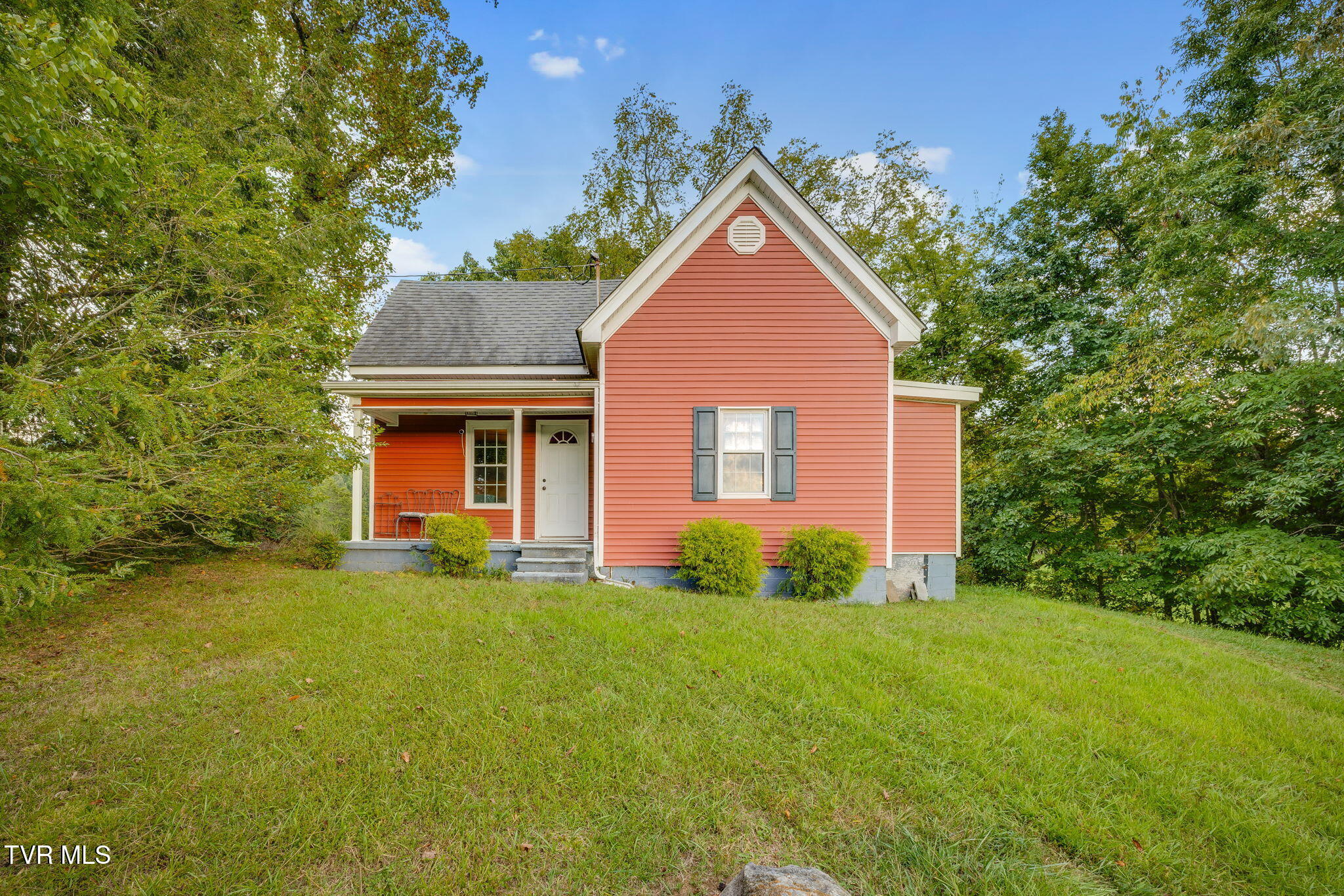 137 Charlie Hicks Road Jonesborough, TN 37659 - Photo 1 of 32 001