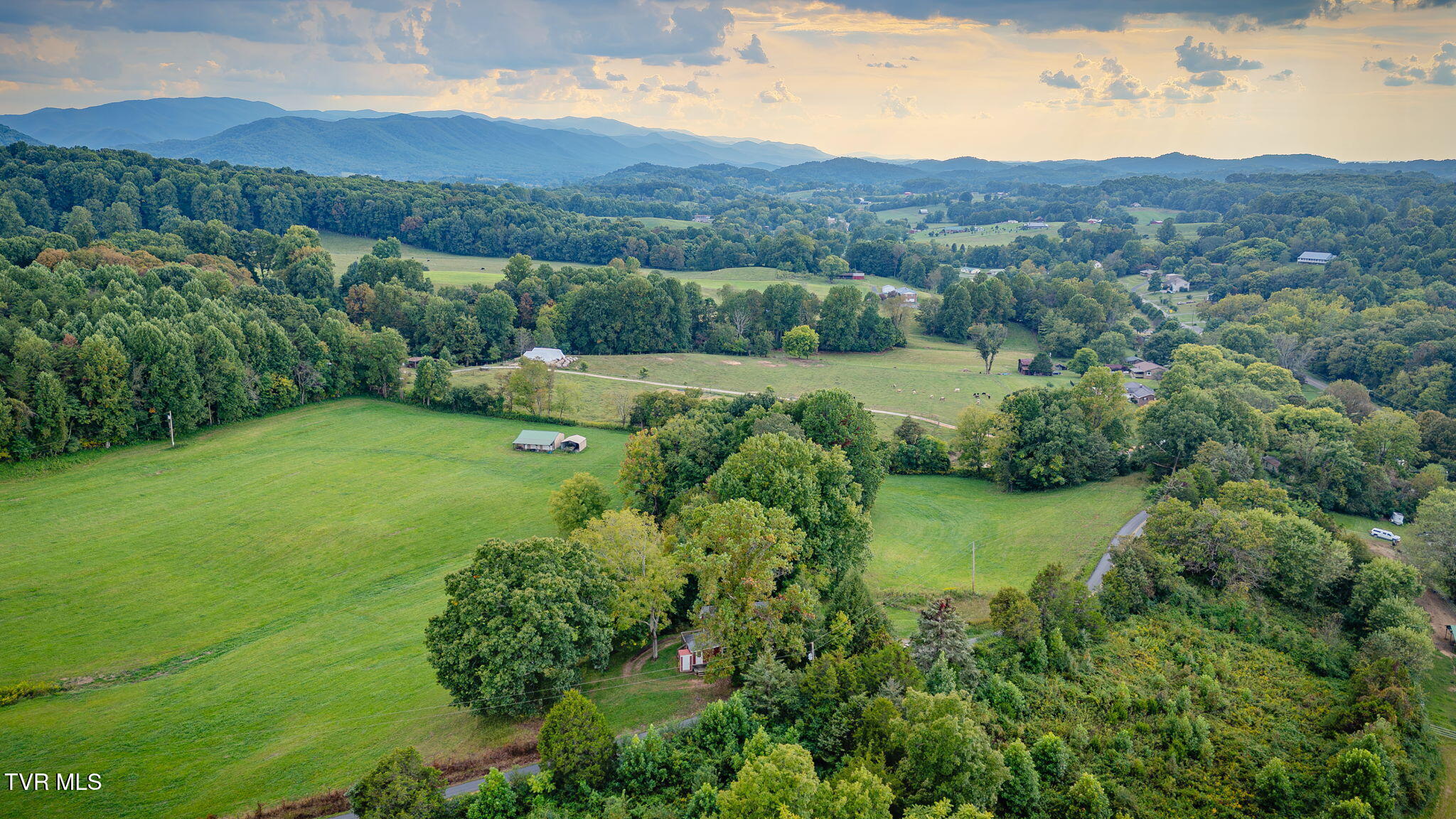137 Charlie Hicks Road Jonesborough, TN 37659 - Photo 28 of 32 103