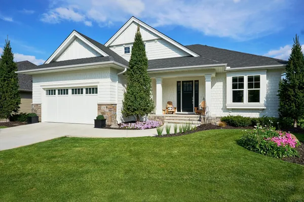 $1,950,000 | 208 Byrondale Avenue, Wayzata, MN 55391
