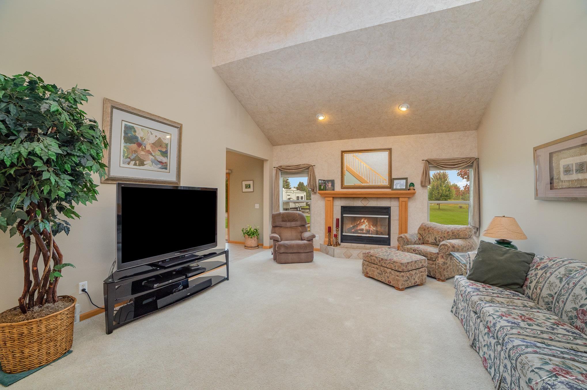 7572 Geddes Road Saginaw, MI 48609 - Photo 7 of 25 50122582-6.JPG