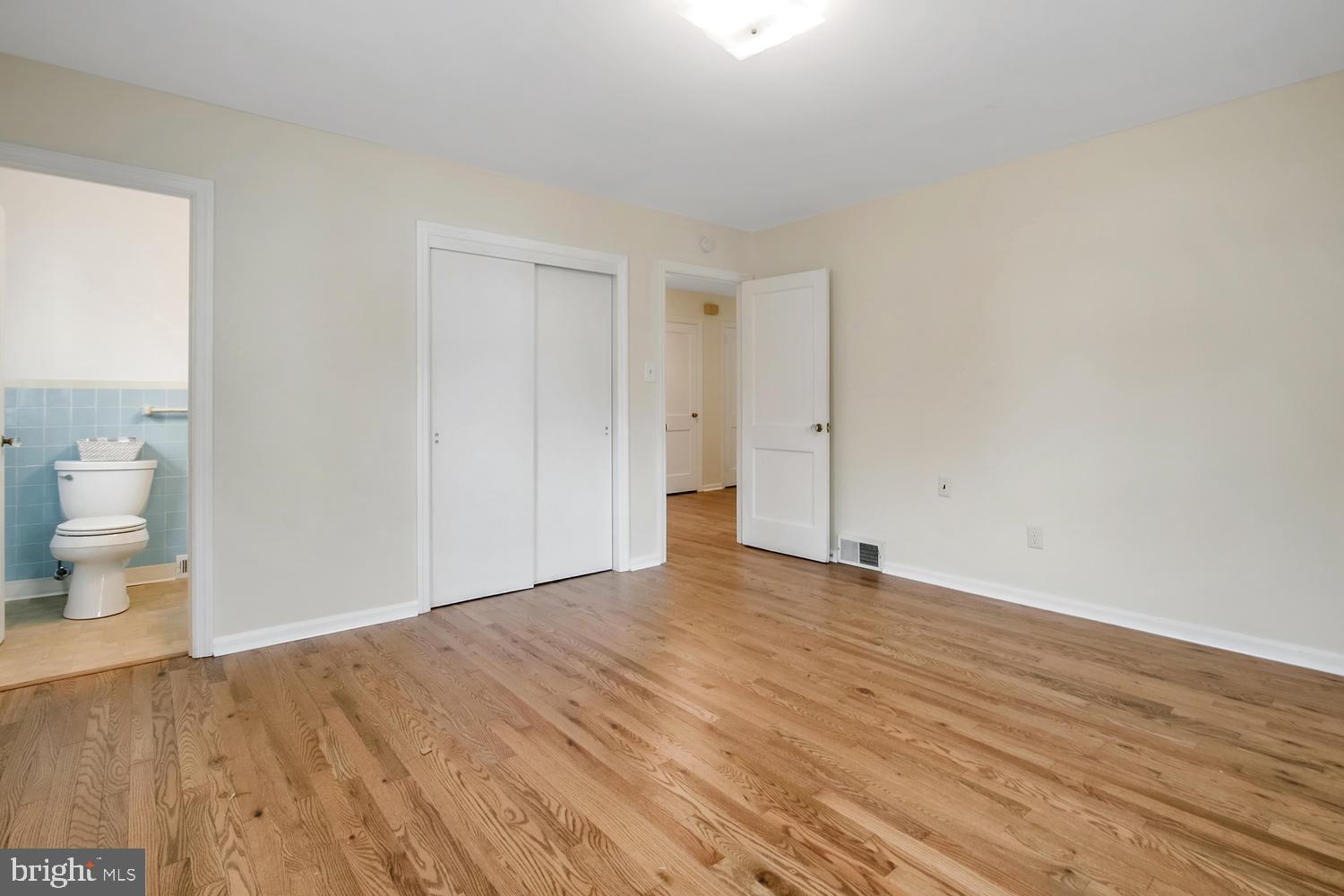 227 Murphy Road Wilmington, DE 19803 - Photo 13 of 25 MB- Private full bath plus double closet