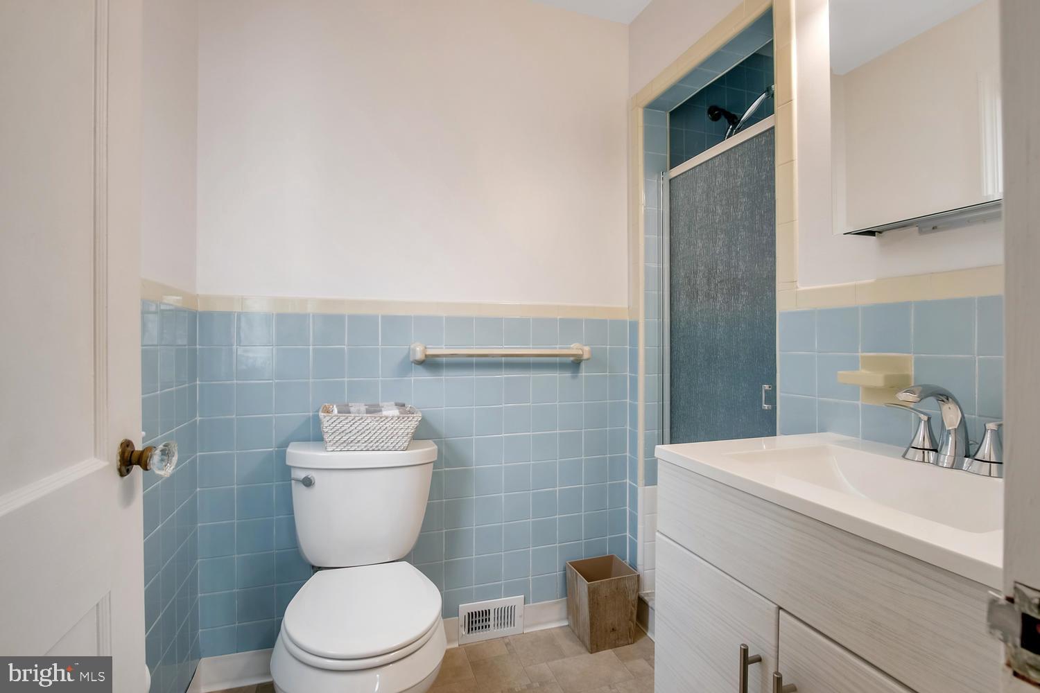 227 Murphy Road Wilmington, DE 19803 - Photo 14 of 25 Private master bathroom