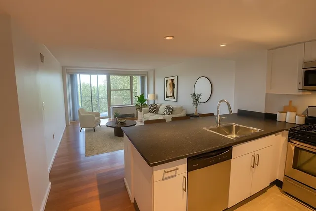 $3,700 | 295 Harvard Street, Unit 1004, Cambridge, MA 02139