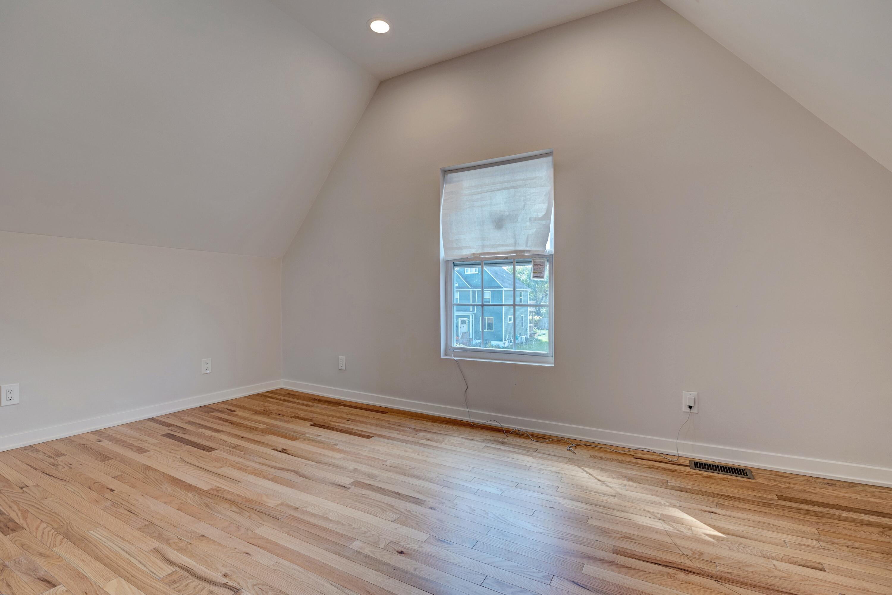 6142 Commonwealth Street Detroit, MI 48208 - Photo 33 of 48 29) Upstairs Bedroom 2