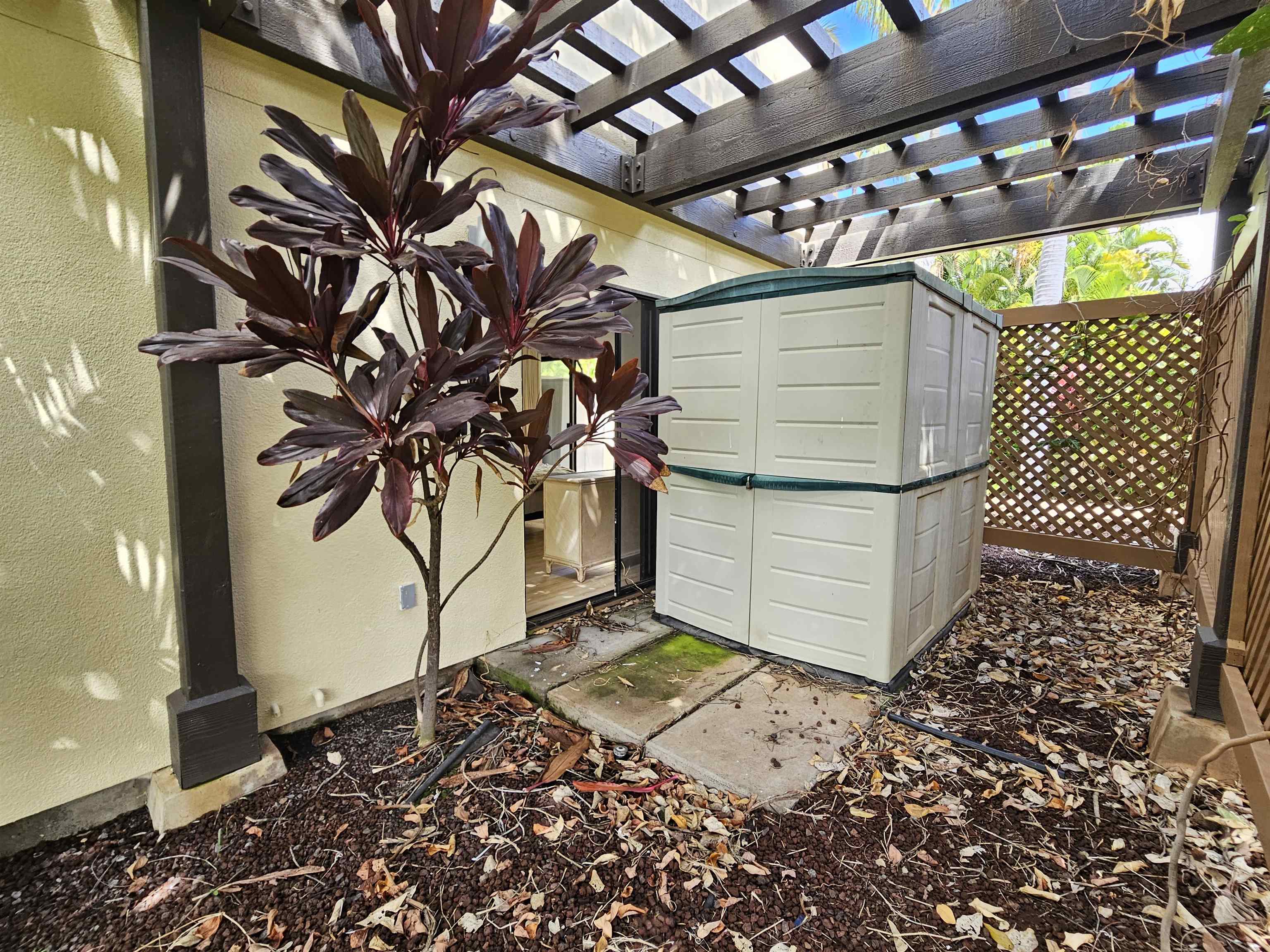 2777 South Kihei Road, Unit K107 Kihei, HI 96753 - Photo 43 of 50 a view of a backyard