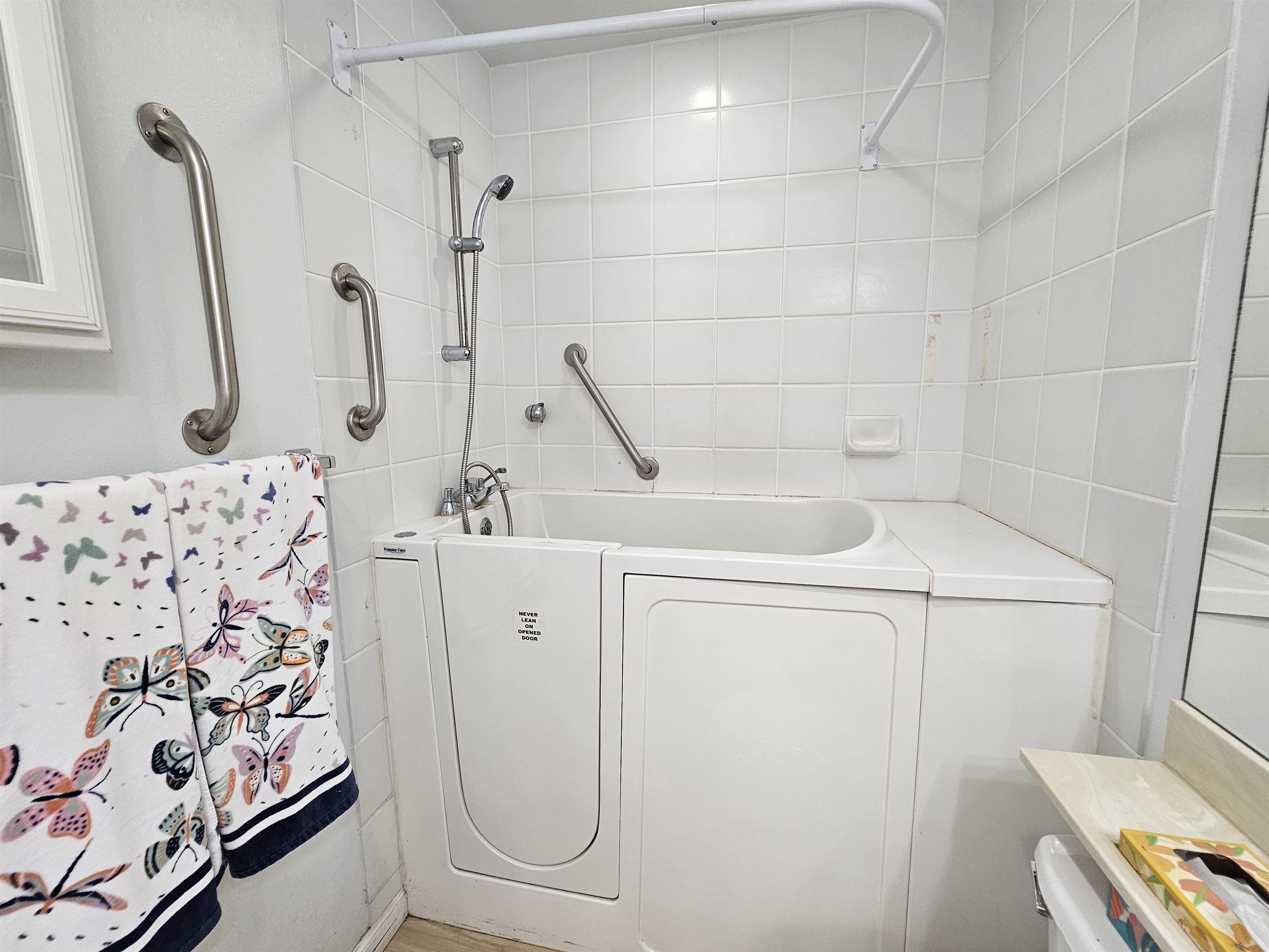 2777 South Kihei Road, Unit K107 Kihei, HI 96753 - Photo 47 of 50 a bathroom with a shower