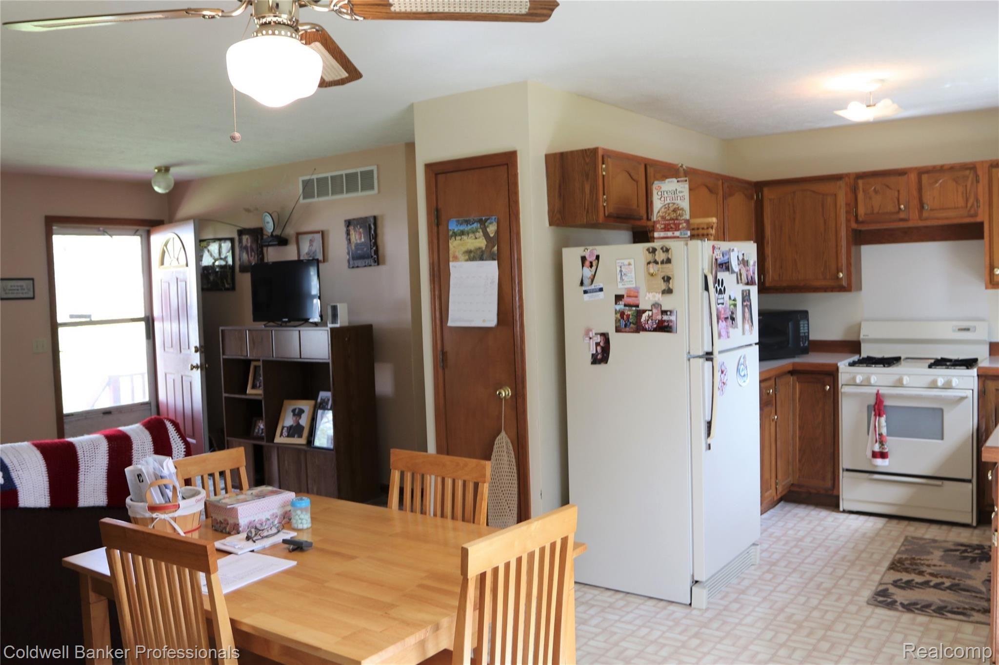 139 Williams Street Perry, MI 48872 - Photo 17 of 18 6 139 Open Floor Plan.JPG