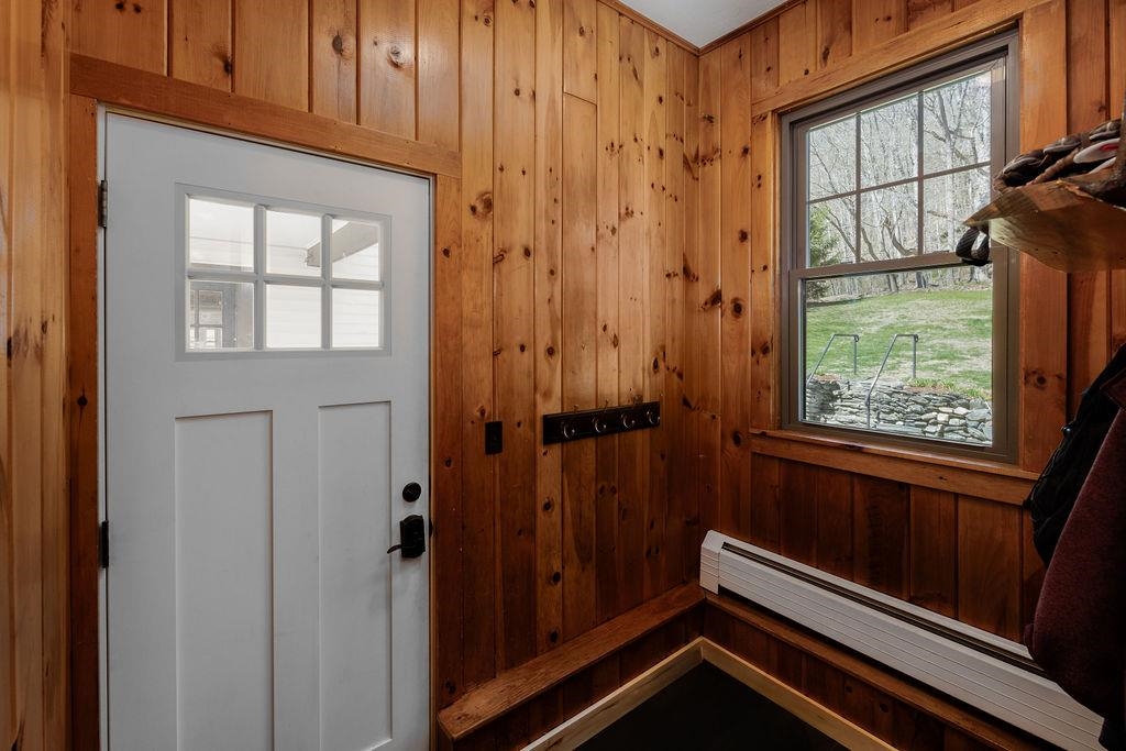 114 Gifford Road Hartford, VT 05001 - Photo 11 of 45