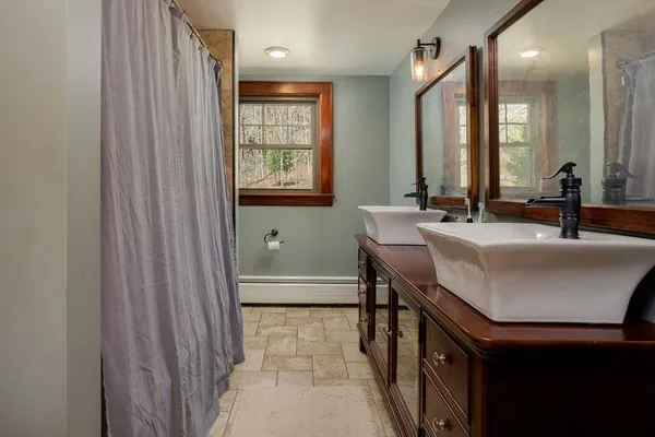 $540,000 | 114 Gifford Road, Hartford, VT 05001