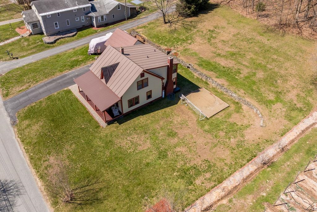 114 Gifford Road Hartford, VT 05001 - Photo 41 of 45