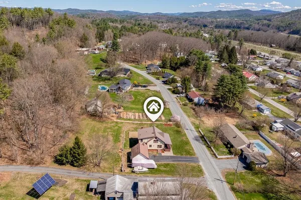$540,000 | 114 Gifford Road, Hartford, VT 05001