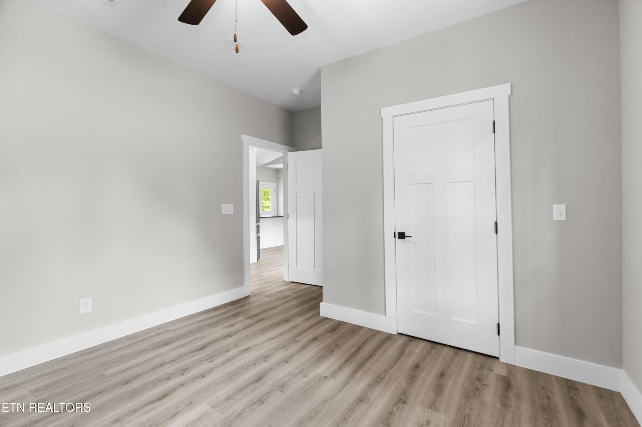 146 Fancher Road Newport, TN 37821 - Photo 27 of 41 wooden floor in an empty room with a window