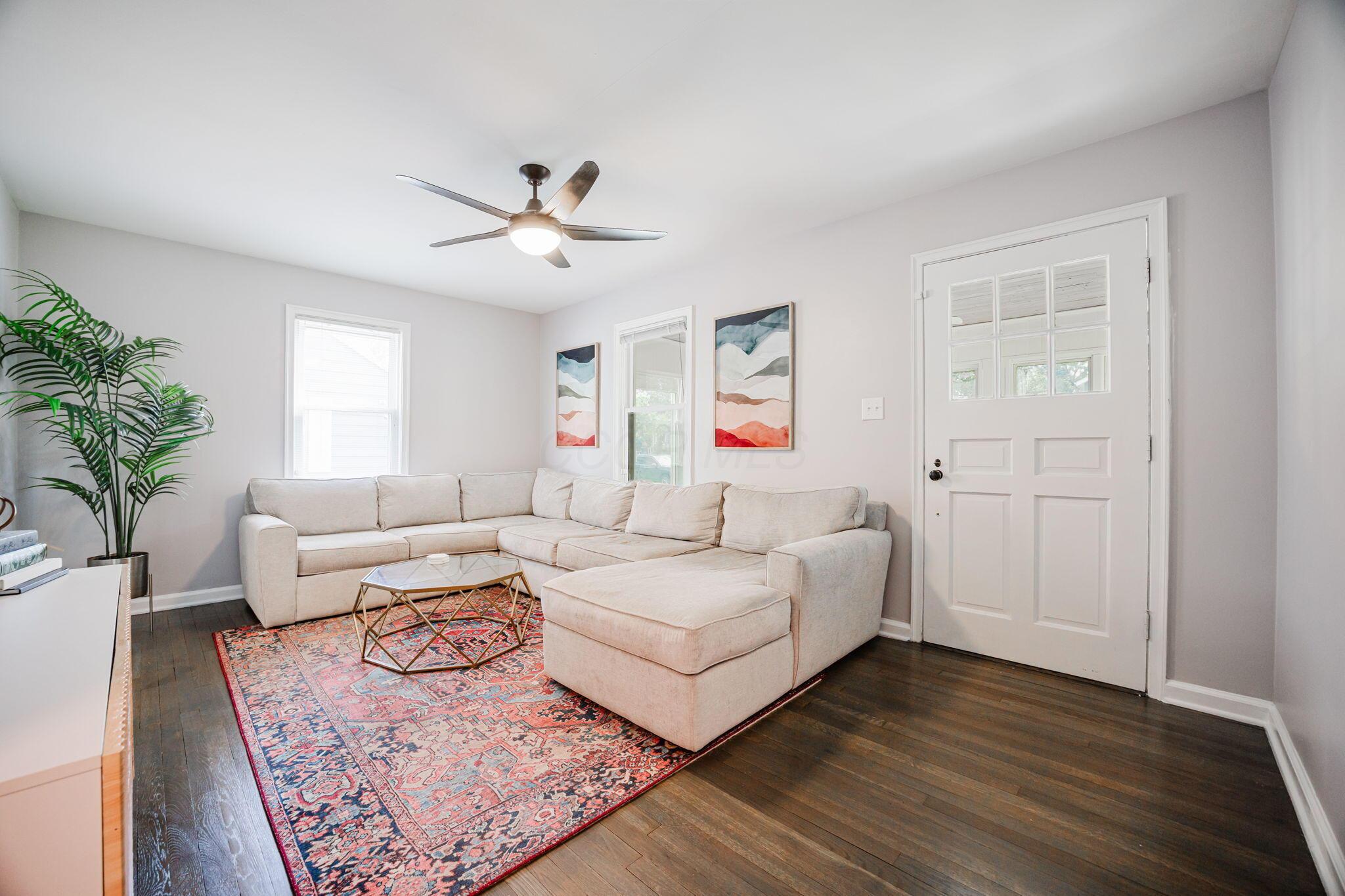 812 South Chesterfield Road Columbus, OH 43209 - Photo 9 of 40