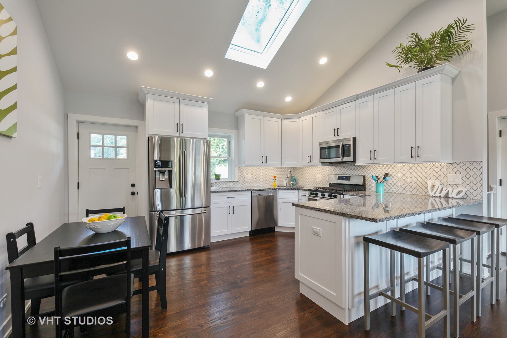 1108 Whitfield Road Northbrook, IL 60062 - Photo 4 of 16