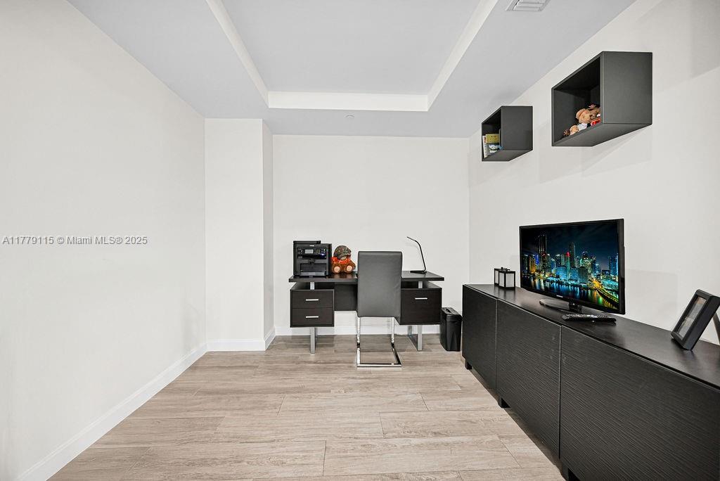 45 Southwest 9th Street, Unit 3705 Miami, FL 33130 - Photo 14 of 61