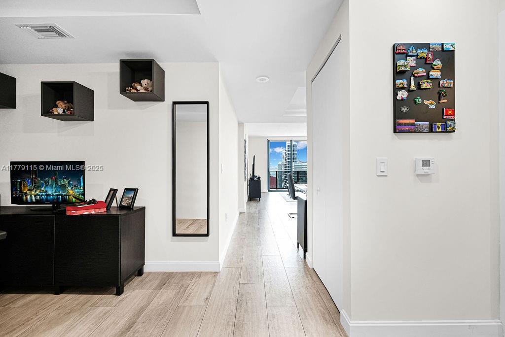 45 Southwest 9th Street, Unit 3705 Miami, FL 33130 - Photo 17 of 61