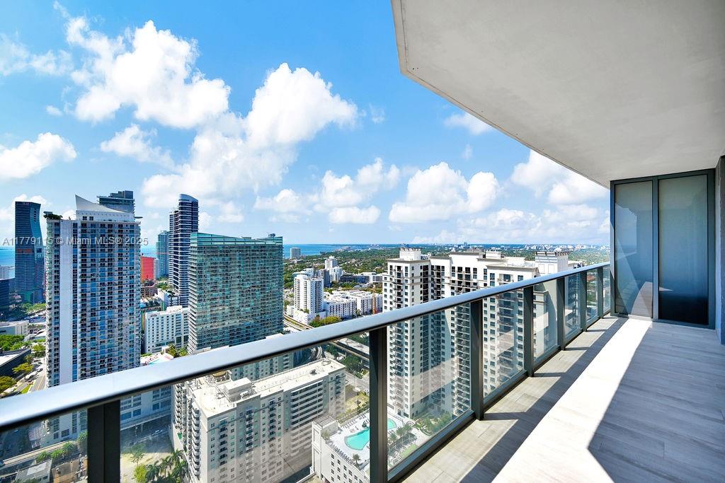 45 Southwest 9th Street, Unit 3705 Miami, FL 33130 - Photo 4 of 61