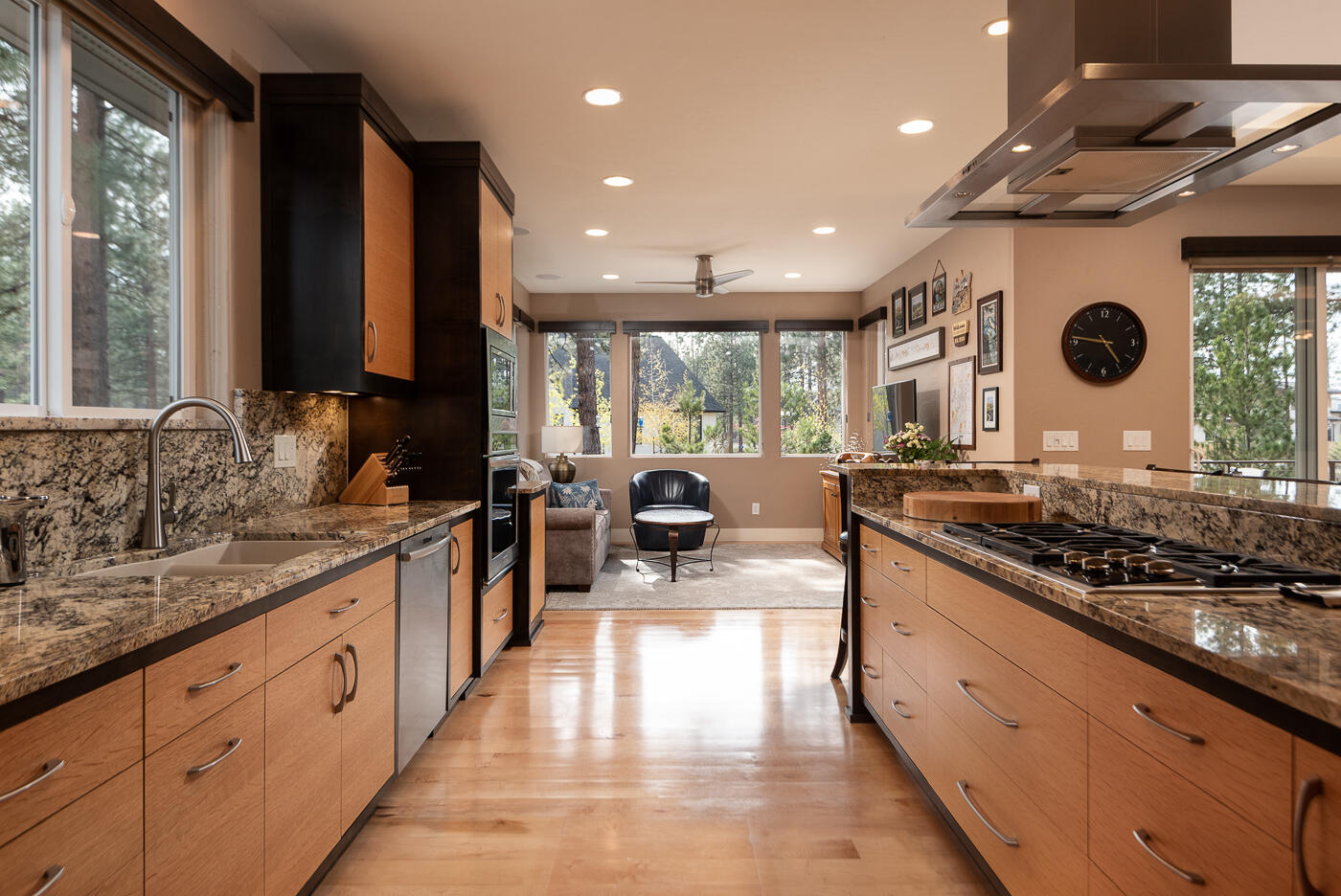3312 Northwest Shevlin Ridge Bend, OR 97703 - Photo 17 of 63 Kitchen