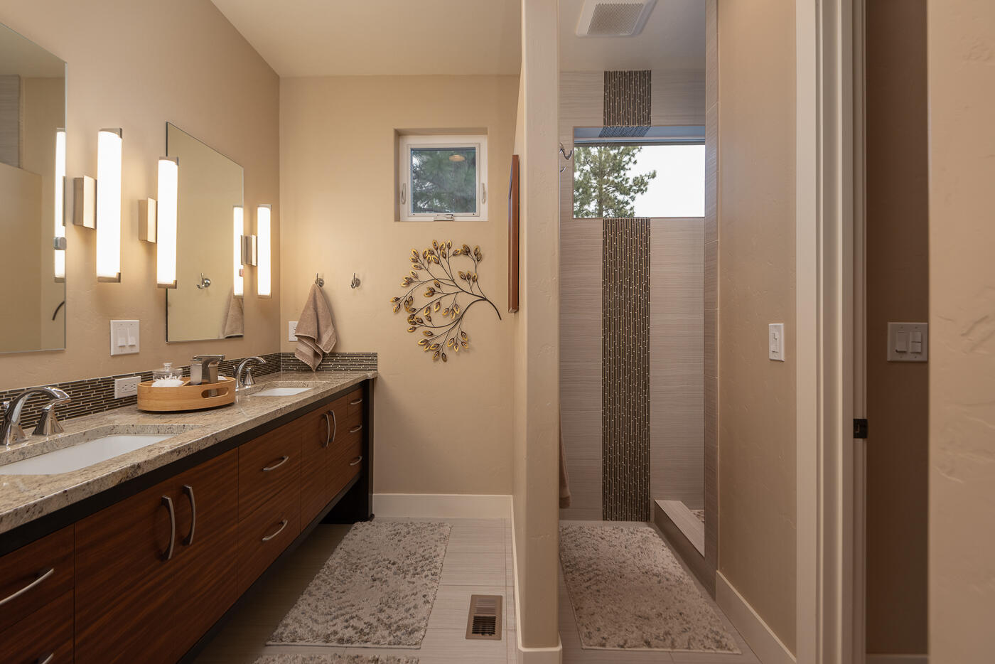 3312 Northwest Shevlin Ridge Bend, OR 97703 - Photo 25 of 63 Primary Bathroom