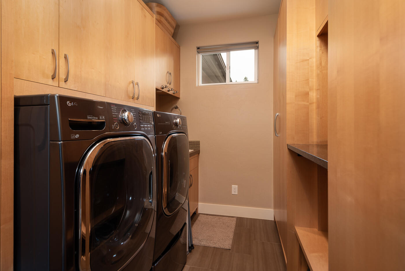 3312 Northwest Shevlin Ridge Bend, OR 97703 - Photo 33 of 63 Laundry Room