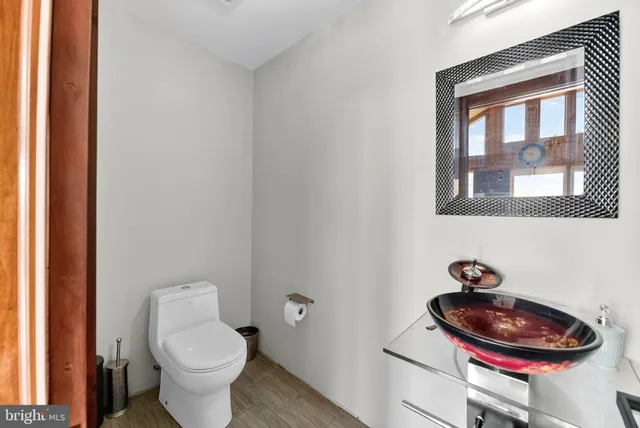 a view of a storage & utility room