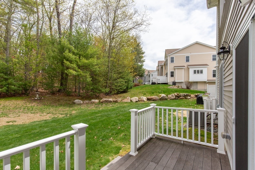 89 Woodview Way, Unit 89 Manchester, NH 03102 - Photo 37 of 42