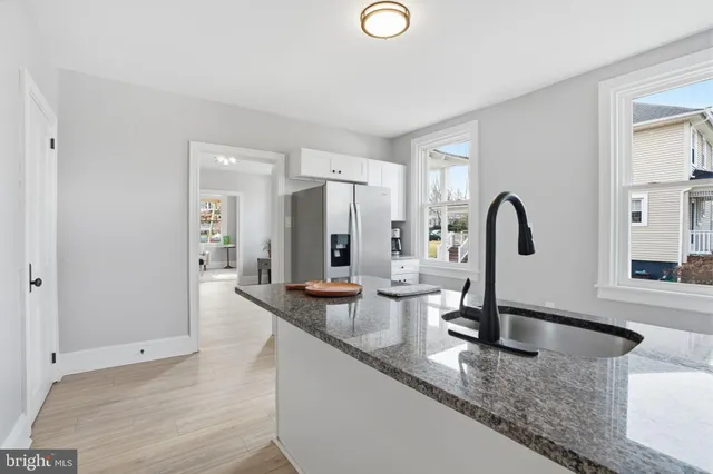 a close view of sink and tap