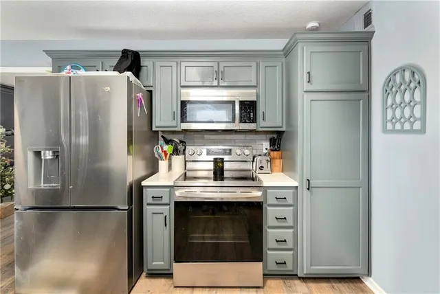 $370,000 | 15609 Pebble Drive, Basehor, KS 66007