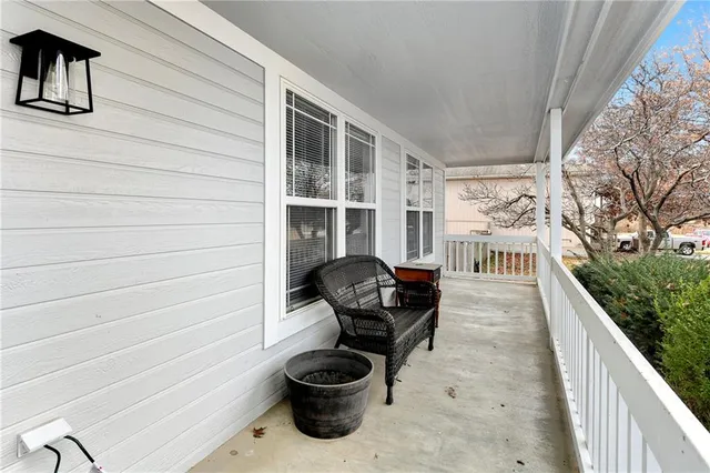 $370,000 | 15609 Pebble Drive, Basehor, KS 66007