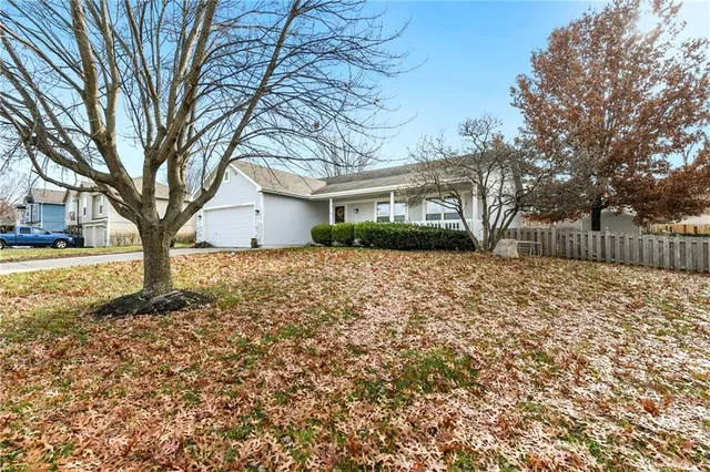 $370,000 | 15609 Pebble Drive, Basehor, KS 66007