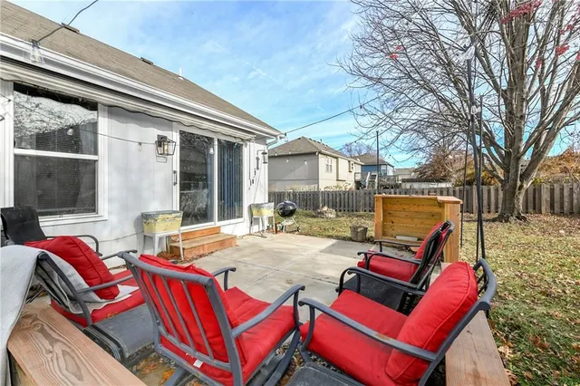 $370,000 | 15609 Pebble Drive, Basehor, KS 66007