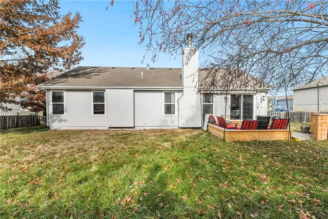 $370,000 | 15609 Pebble Drive, Basehor, KS 66007