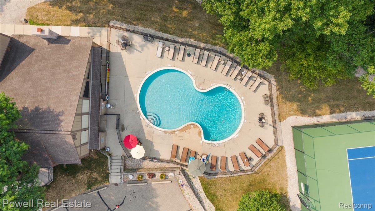 1938 Allenway Court Rochester, MI 48309 - Photo 8 of 39 Community pool & Clubhouse. (2 of 2)