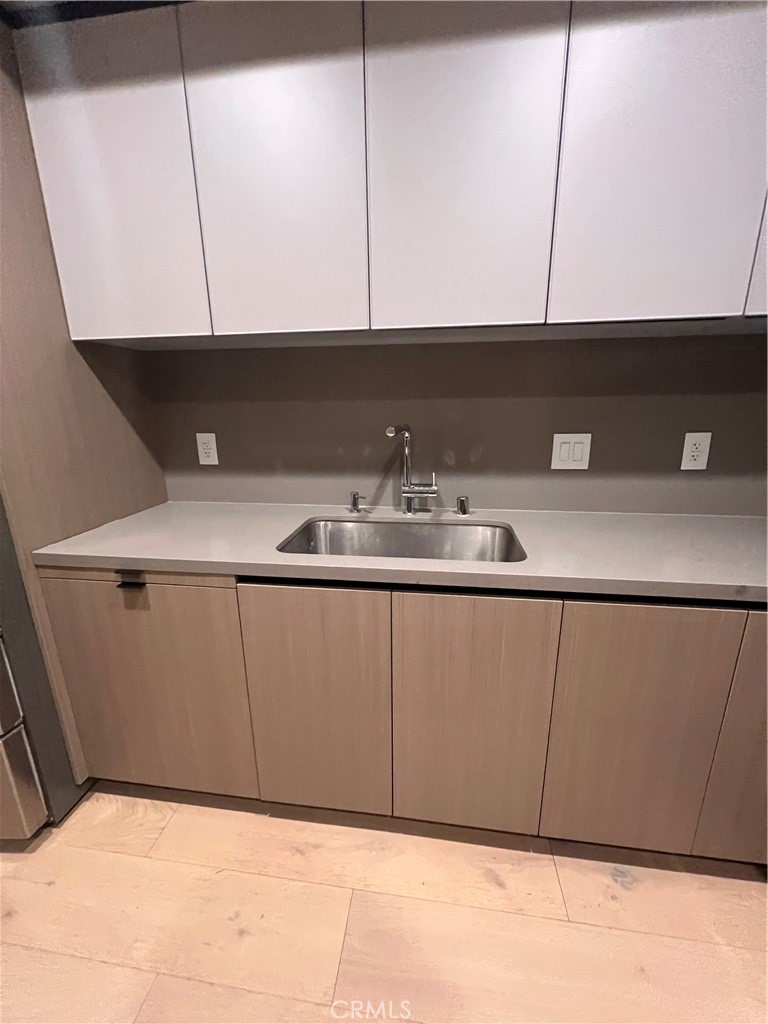 39 South Los Robles Avenue Pasadena, CA 91101 - Photo 14 of 36 a close view of cabinets