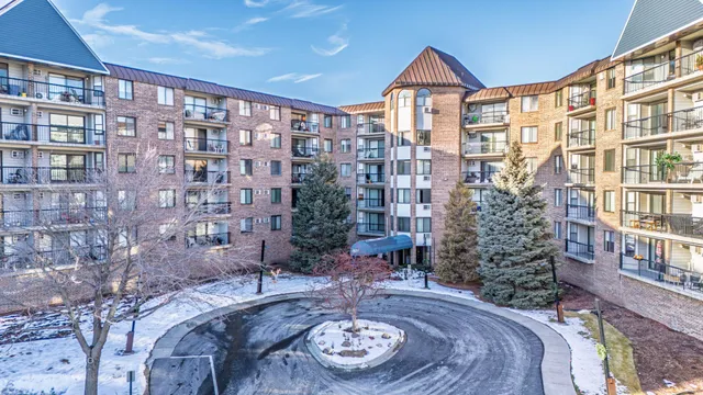 $169,900 | 2601 Kenzie Terrace, Unit 515, St. Anthony, MN 55418