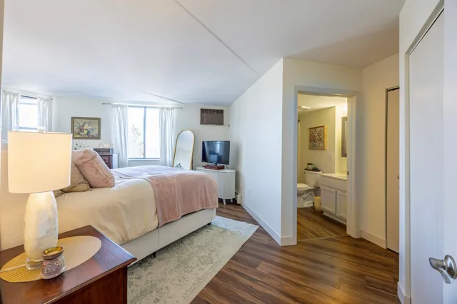 $169,900 | 2601 Kenzie Terrace, Unit 515, St. Anthony, MN 55418