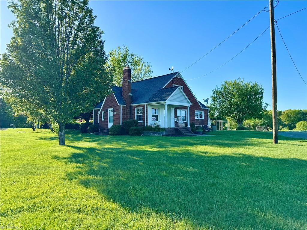 1485 Pratt Road Ararat, NC 27007 - Photo 6 of 31 Gallery Image 6