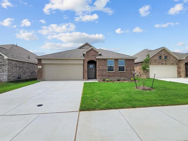 $2,200 | 1100 Flameleaf Drive, Princeton, TX 75407