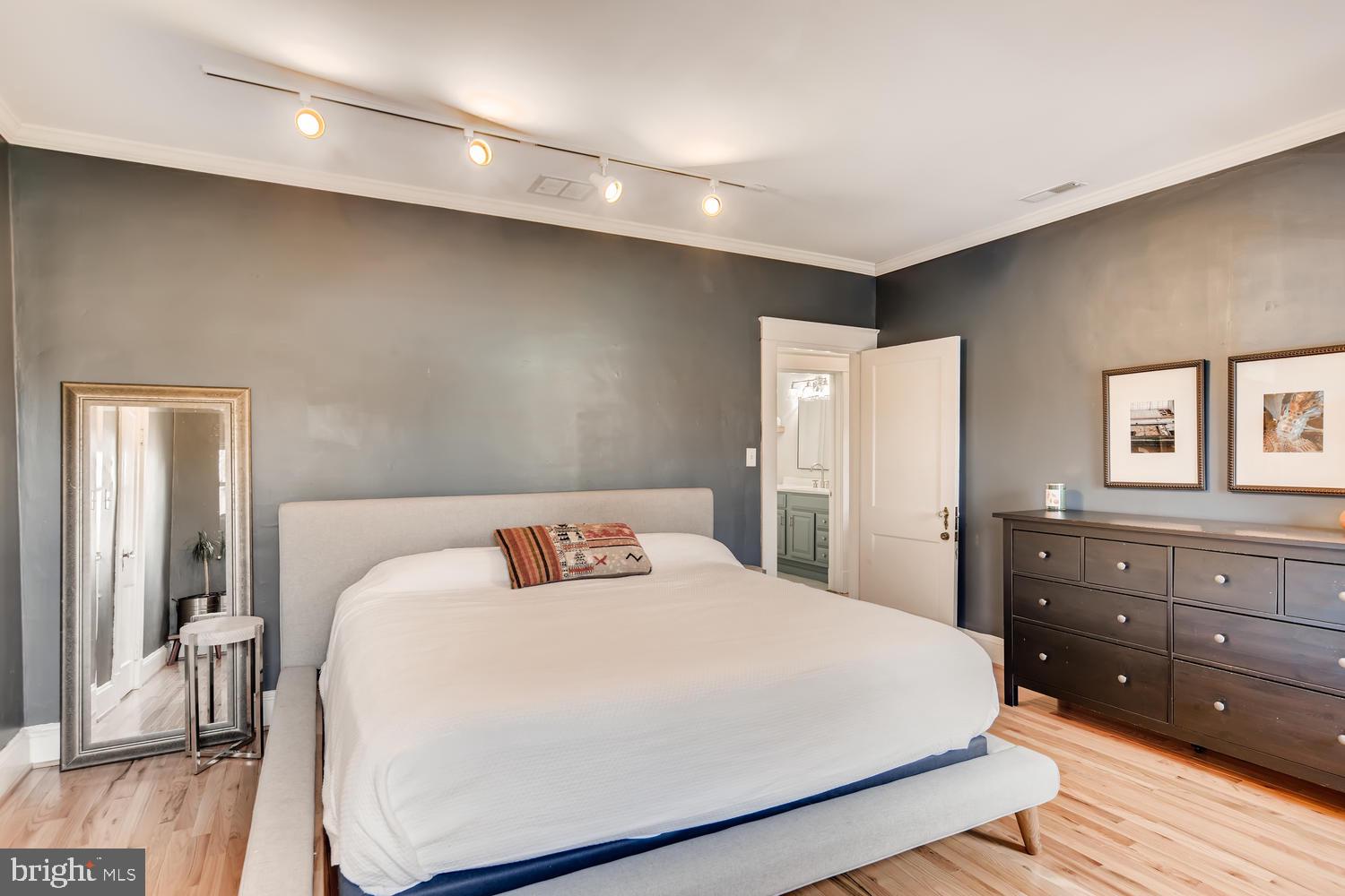2211 Arden Road Baltimore, MD 21209 - Photo 10 of 25 Gallery Image 10