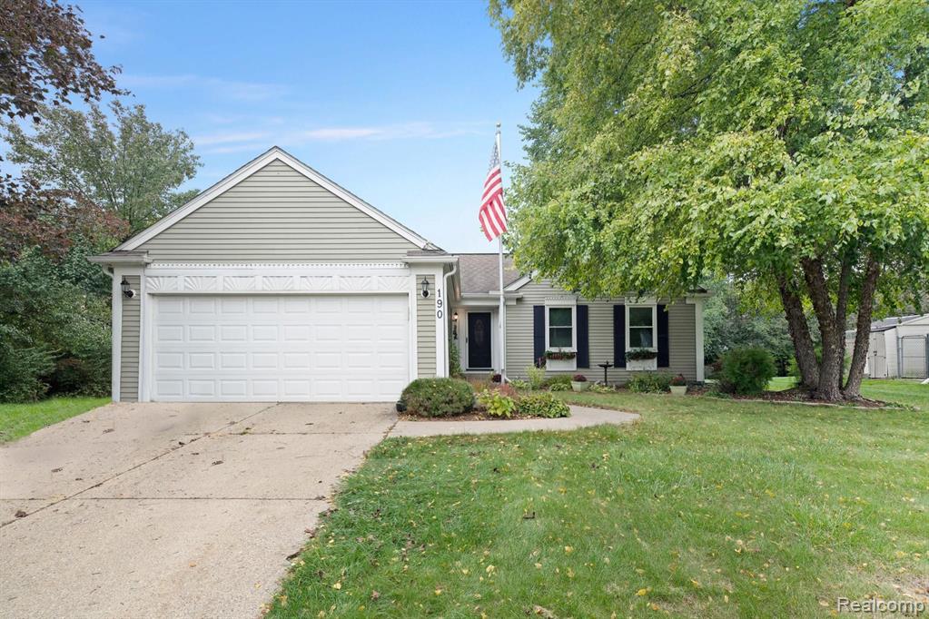 190 Dalton Drive Rochester Hills, MI 48307 - Photo 1 of 25