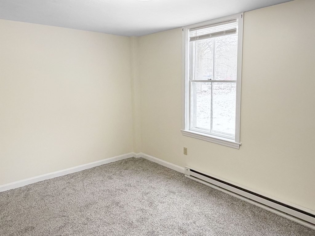 10 Gerald Court, Unit 2 Leicester, MA 01611 - Photo 11 of 22