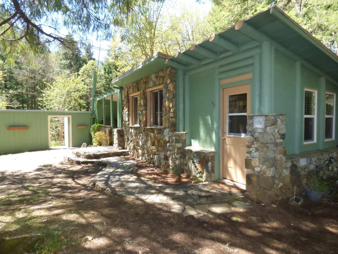 2832 Winona Road Grants Pass, OR 97526 - Photo 10 of 38 P1090215