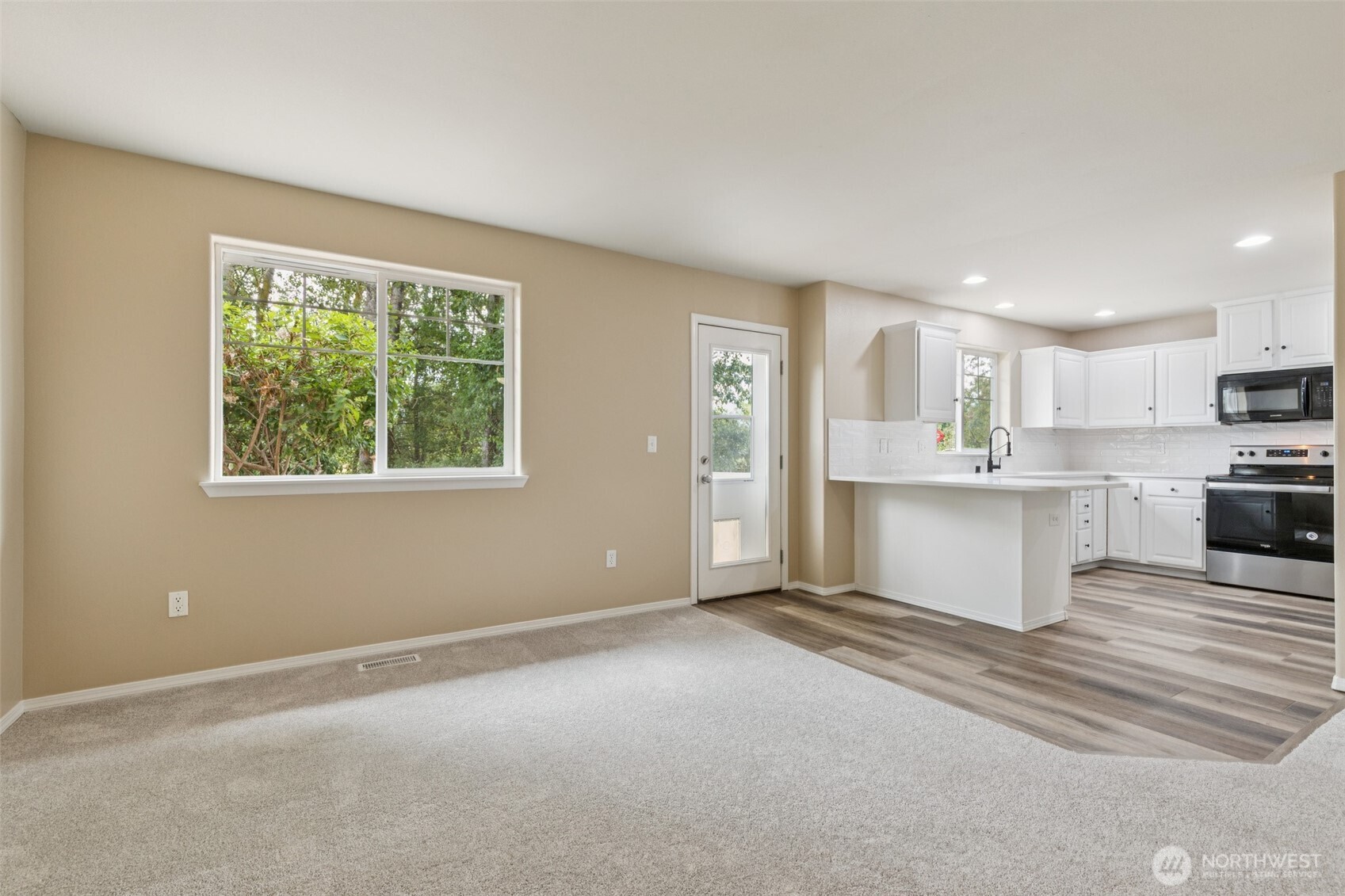 323 Helen Street Sedro-Woolley, WA 98284 - Photo 12 of 34