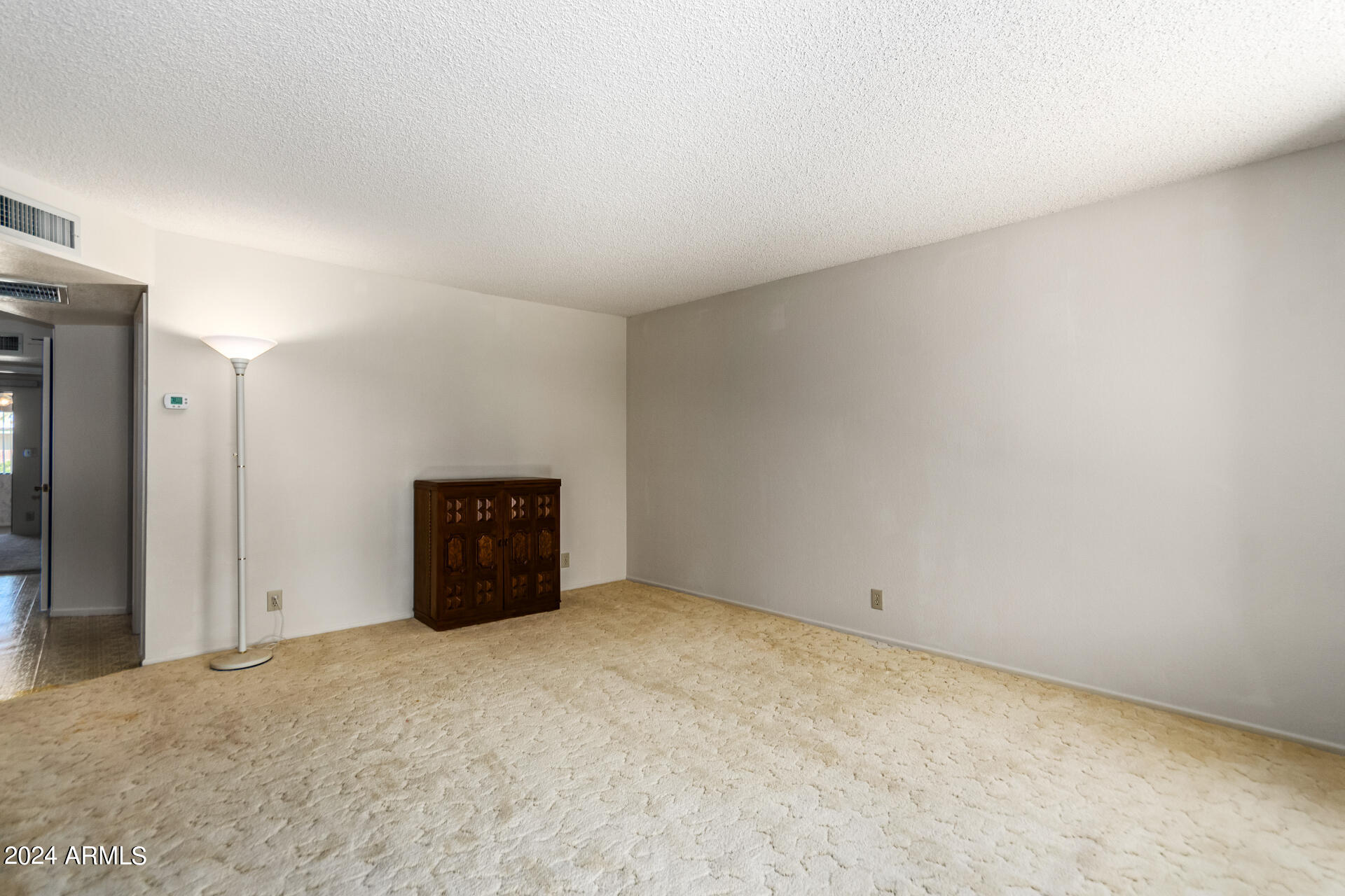 520 South Greenfield Road, Unit 39 Mesa, AZ 85206 - Photo 4 of 19 a view of an empty room