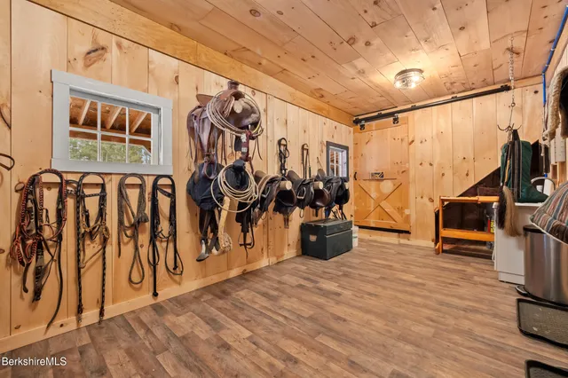 $1,290,000 | 23 Rood Hill Road, Sandisfield, MA 01255