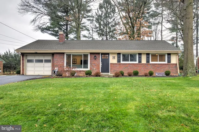 $375,000 | 1562 Vista Road, Lancaster, PA 17601