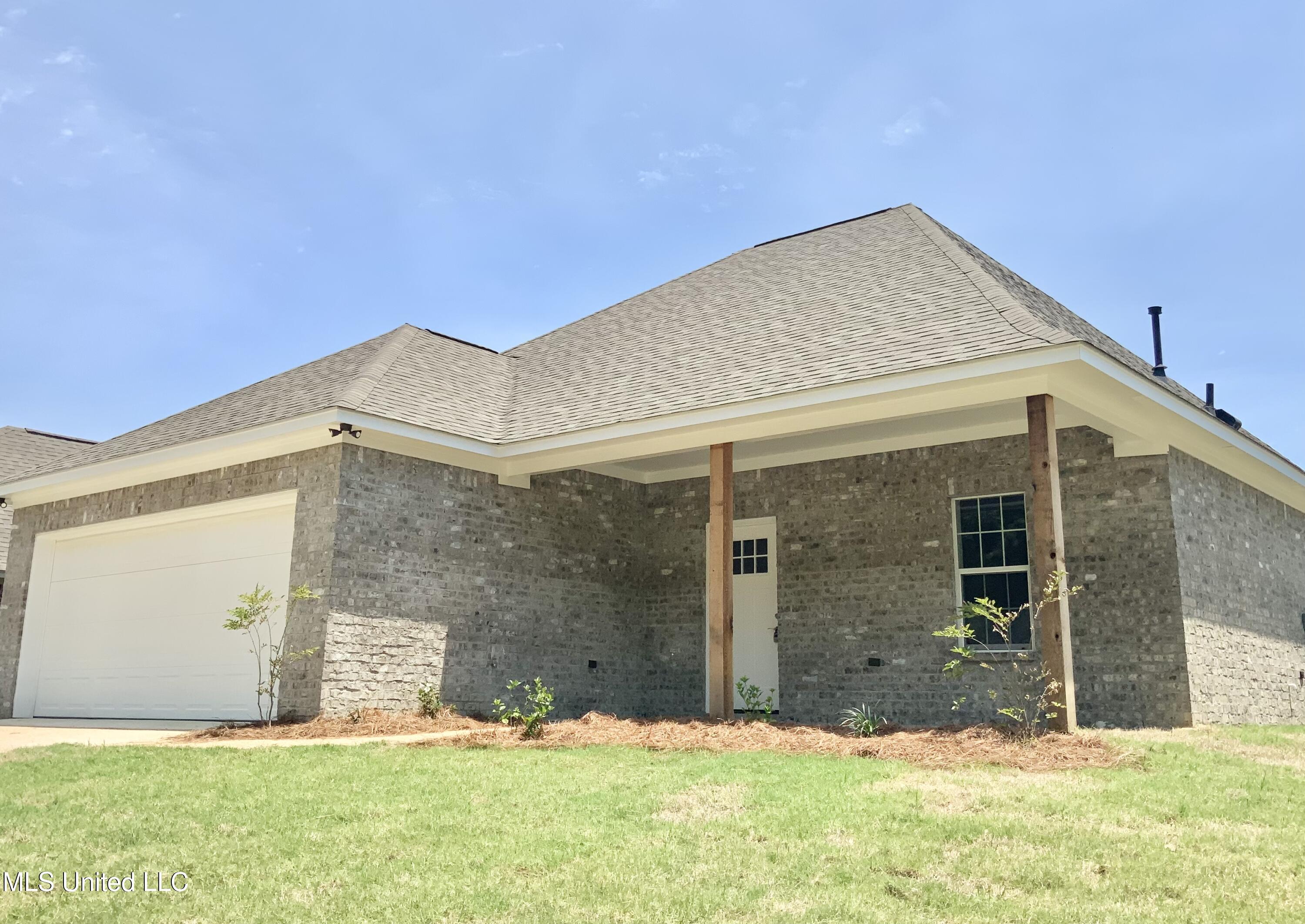 634 Westhill Road Brandon, MS 39042 - Photo 2 of 45 B23E01EC-3BAA-440F-B30C-DB1B2A07CAAD
